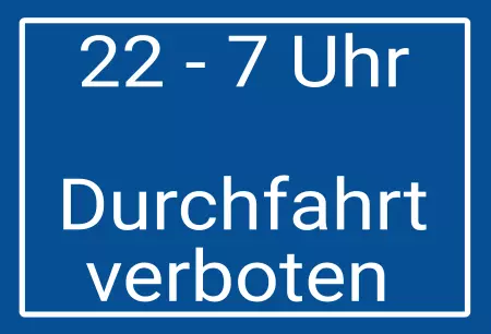 Parken verboten SchildParken - Verkehr Durchfahrt verboten von 22 - 7 Uhr Bild